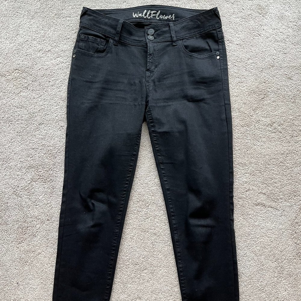 Black skinny stretchy jeans Wallflower size 11 medium